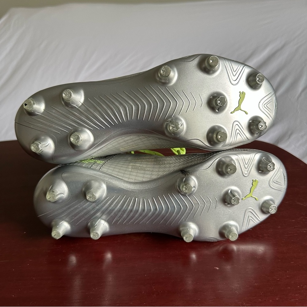 Puma Ultra 1.4 FG Cleats Women’s size 6.5 in Metallic Silver and Neon Yellow - Picture 5 of 8